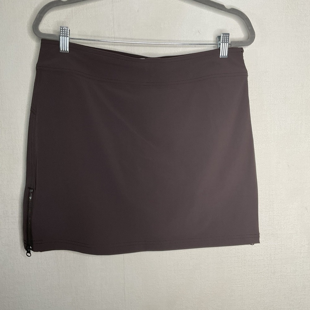 Athleta Jenner Skort Stretch‎ Sz 8 Plum Side Zip Back Zip Pockets Athletic Skirt